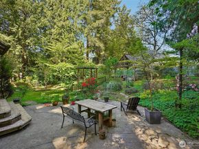 1606 153rd Avenue SE, Bellevue WA 98007