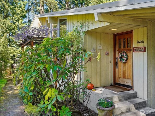 1606 153rd Avenue SE, Bellevue WA 98007
