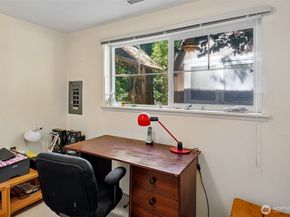 1606 153rd Avenue SE, Bellevue WA 98007