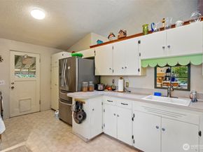1606 153rd Avenue SE, Bellevue WA 98007