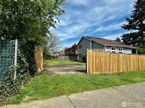 21523 129th Avenue SE, Kent WA 98031