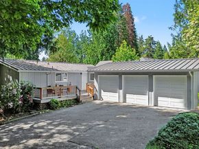 11040 40th Avenue NE, Seattle WA 98125