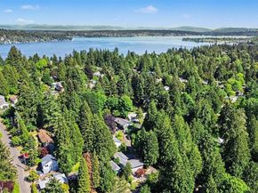 11040 40th Avenue NE, Seattle WA 98125