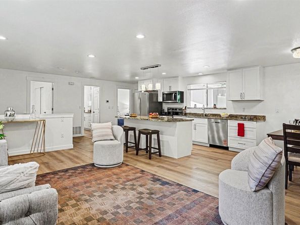 11040 40th Avenue NE, Seattle WA 98125