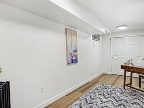 11040 40th Avenue NE, Seattle WA 98125