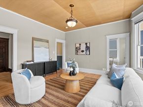 920 4th Avenue N, Seattle WA 98109