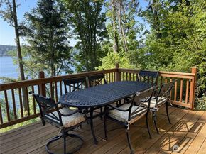 17455 Paige Lane SW, Vashon WA 98070