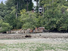 17455 Paige Lane SW, Vashon WA 98070