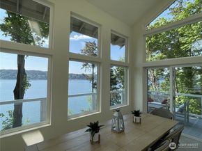 17455 Paige Lane SW, Vashon WA 98070