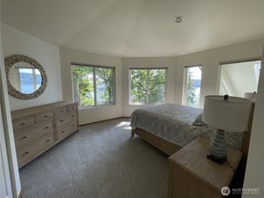 17455 Paige Lane SW, Vashon WA 98070