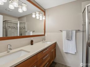 4418 Meridian Avenue N B, Seattle WA 98103