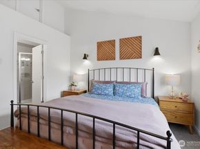 4418 Meridian Avenue N B, Seattle WA 98103