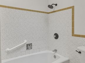 797 NW Culbertson Drive, Seattle WA 98177