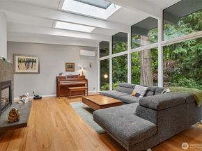 2646 109 Place NE, Bellevue WA 98004