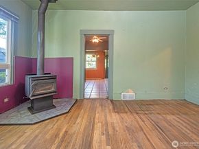2214 N 60th Street, Seattle WA 98103