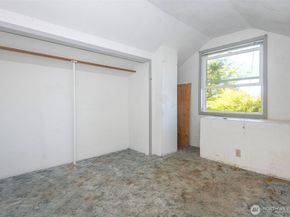 2214 N 60th Street, Seattle WA 98103