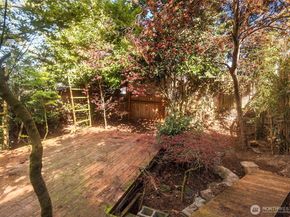 2214 N 60th Street, Seattle WA 98103