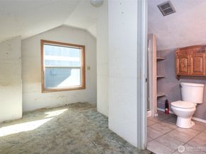 2214 N 60th Street, Seattle WA 98103