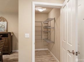 11304 124th Avenue NE 101, Kirkland WA 98033