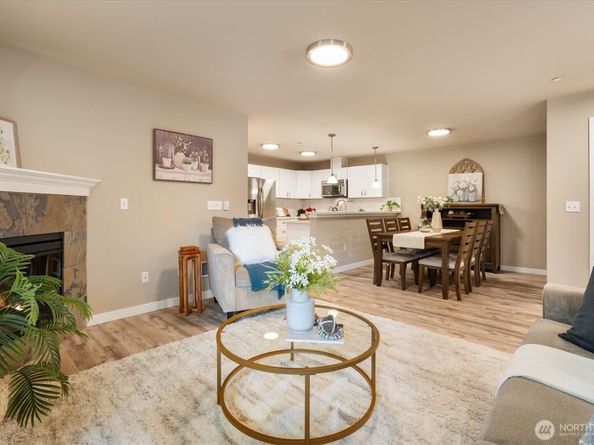 11304 124th Avenue NE 101, Kirkland WA 98033