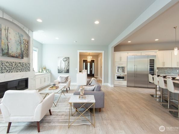 1808 104th Avenue SE, Bellevue WA 98004