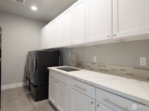 1808 104th Avenue SE, Bellevue WA 98004