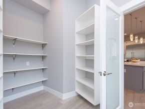 1808 104th Avenue SE, Bellevue WA 98004