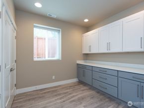 1808 104th Avenue SE, Bellevue WA 98004