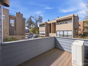 1417 N 200th Street A6, Shoreline WA 98133