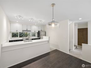 1417 N 200th Street A6, Shoreline WA 98133