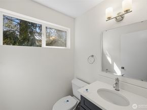 1417 N 200th Street A6, Shoreline WA 98133