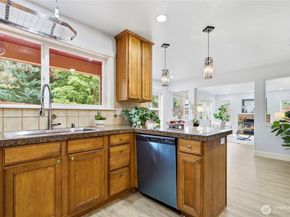 15410 Waynita Way NE, Bothell WA 98011