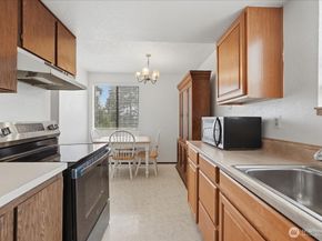 3515 S 160th Street C6, SeaTac WA 98188