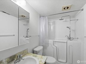 3515 S 160th Street C6, SeaTac WA 98188