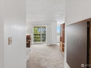 3515 S 160th Street C6, SeaTac WA 98188