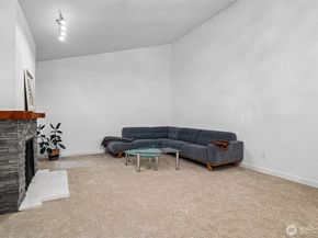 14401 SE Petrovitsky Rd D205, Renton WA 98058