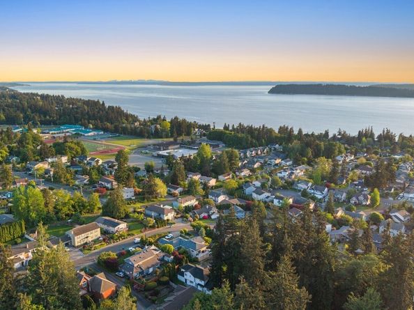 902 18th Street, Mukilteo WA 98275