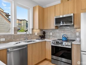 4142 44th Avenue SW, Seattle WA 98116