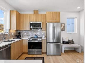 4142 44th Avenue SW, Seattle WA 98116