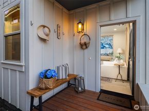 5037 25th Avenue SW, Seattle WA 98106