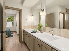 5037 25th Avenue SW, Seattle WA 98106