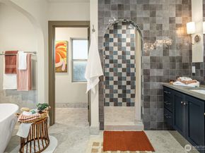 5037 25th Avenue SW, Seattle WA 98106