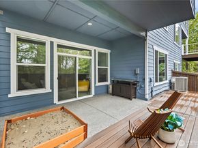 856 224th Avenue NE, Sammamish WA 98074