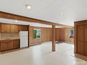 1302 E Lakeshore Drive, Lake Stevens WA 98258