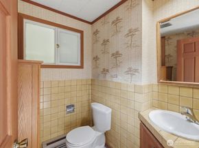 1302 E Lakeshore Drive, Lake Stevens WA 98258