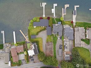 1302 E Lakeshore Drive, Lake Stevens WA 98258