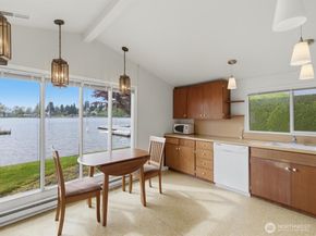 1302 E Lakeshore Drive, Lake Stevens WA 98258