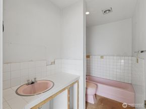1302 E Lakeshore Drive, Lake Stevens WA 98258