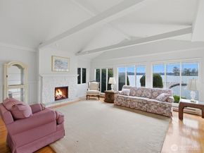 1302 E Lakeshore Drive, Lake Stevens WA 98258