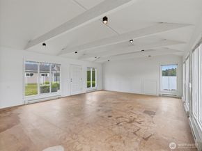 1302 E Lakeshore Drive, Lake Stevens WA 98258